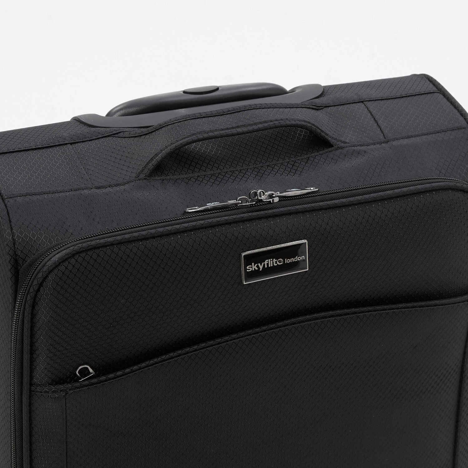 Skyflite Black Manhattan Softshell Suitcase 3 Skyflite Black Manhattan Softshell Suitcase - Image 3