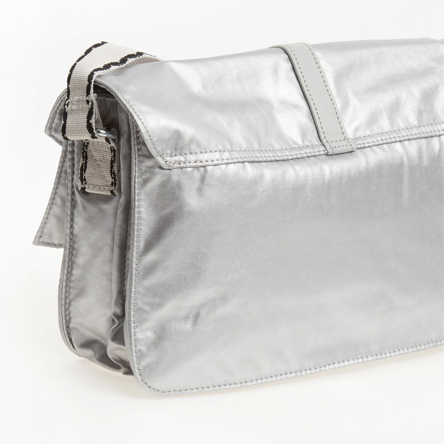 Kipling Silver Metallic Yamila Crossbody Bag 2 Kipling Silver Metallic Yamila Crossbody Bag - Image 2